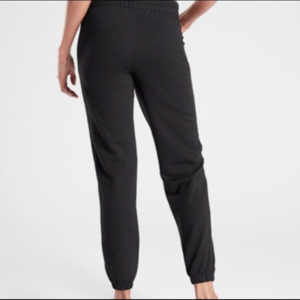 Athleta Bounceback Jogger Size Medium